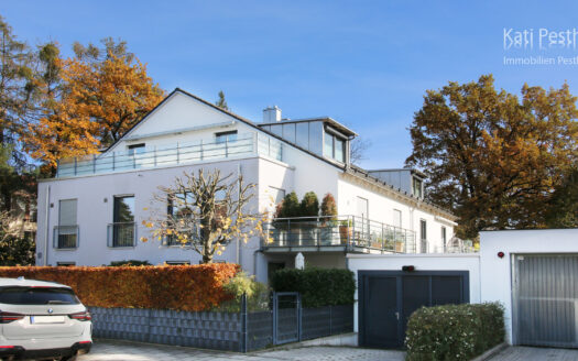 TOP LAGE TRIFFT AUF EXKLUSIVITÄT – KOMPLETT SANIERTE 3ZKB, TG-Stellplatz, EBK uvm.