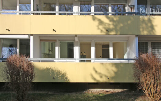 3 – Zi.- Whg mit Balkon ins Grüne – für Eigennutzer & Kapitalanleger, leicht renovierungsbedürftig